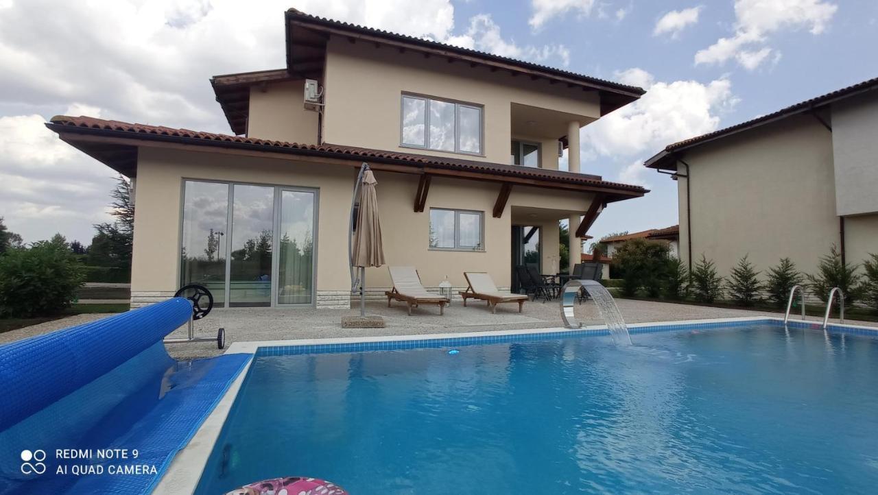 Lighthouse Apartments And Villas Balchik Eksteriør billede